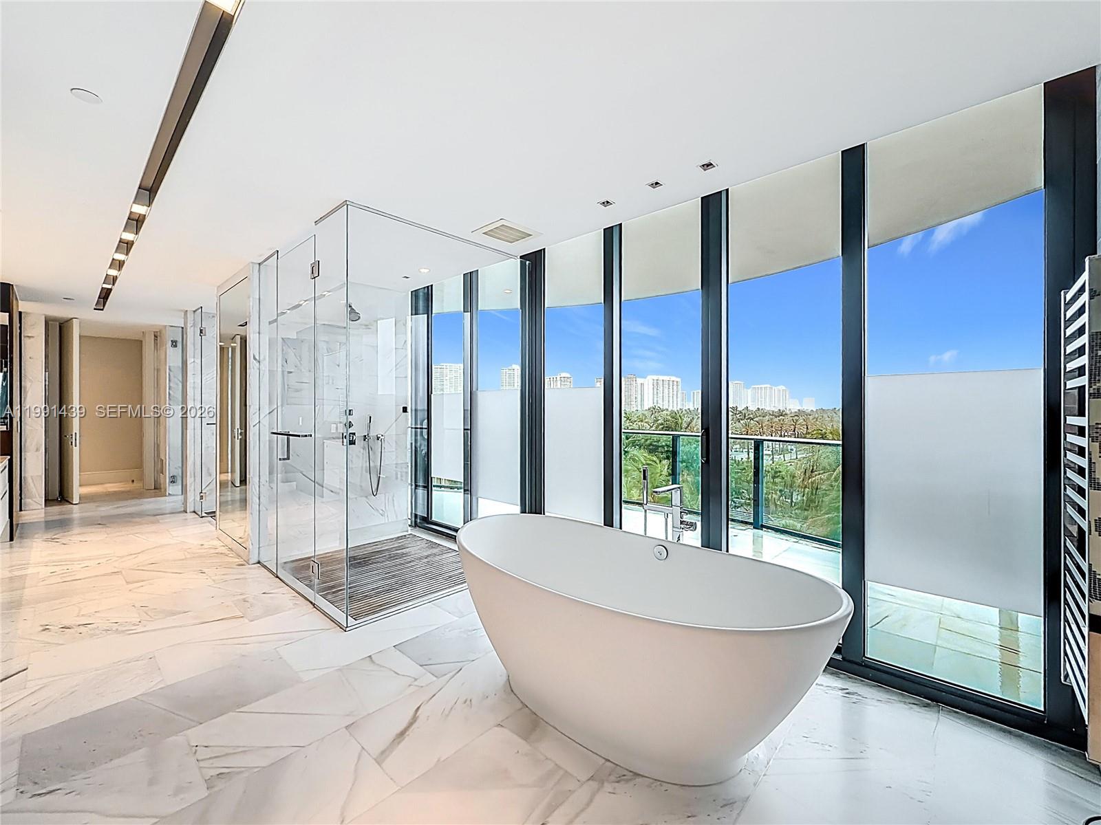 19575 Collins Ave #5 Sunny Isles Beach, FL 33160