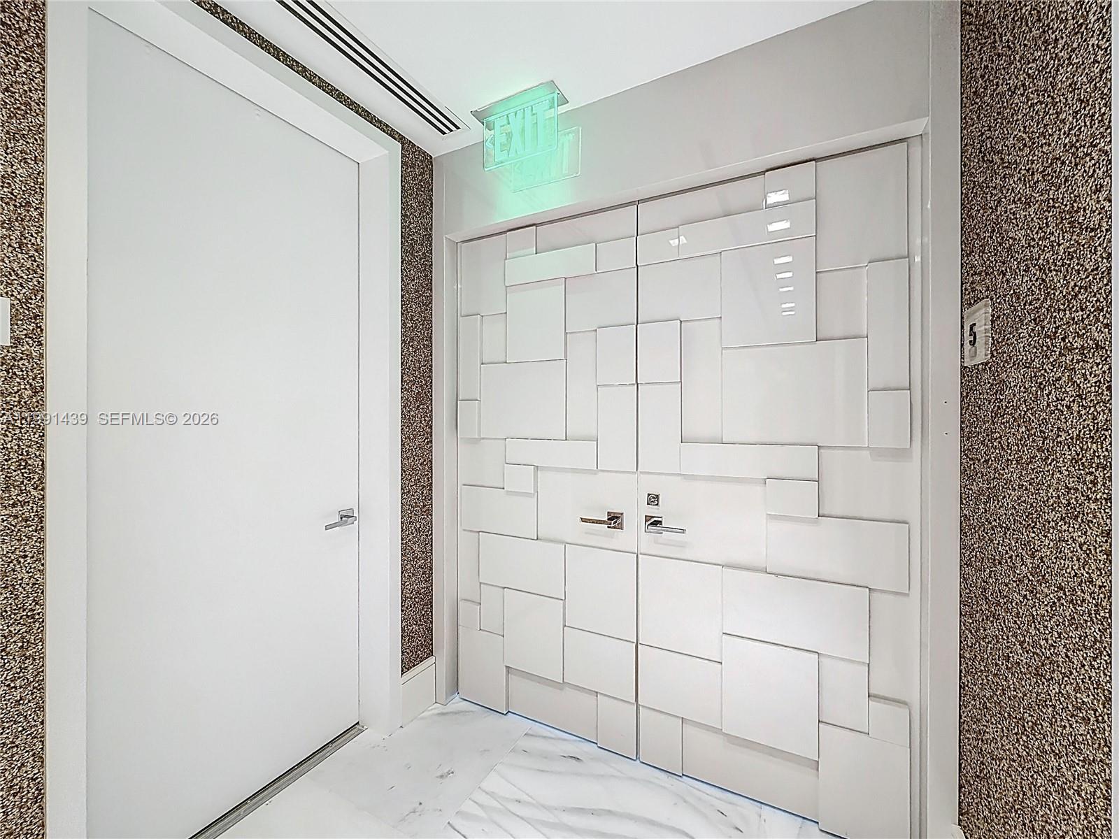 19575 Collins Ave #5 Sunny Isles Beach, FL 33160