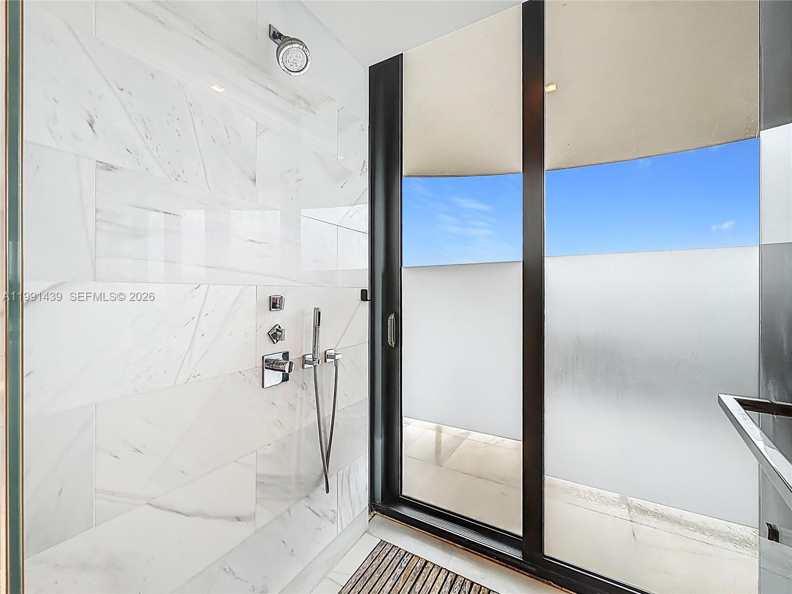 19575 Collins Ave #5 Sunny Isles Beach, FL 33160