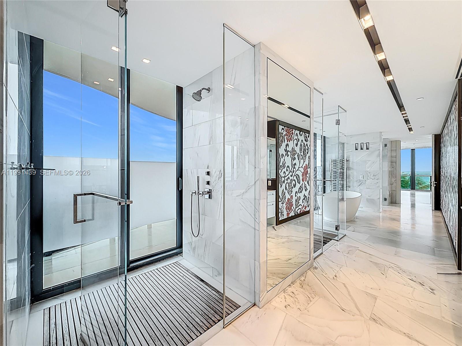 19575 Collins Ave #5 Sunny Isles Beach, FL 33160