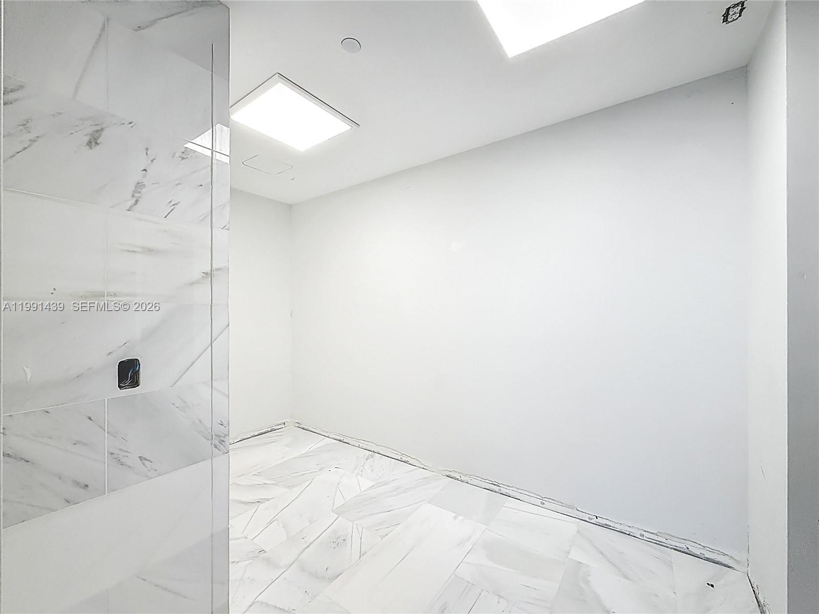 19575 Collins Ave #5 Sunny Isles Beach, FL 33160