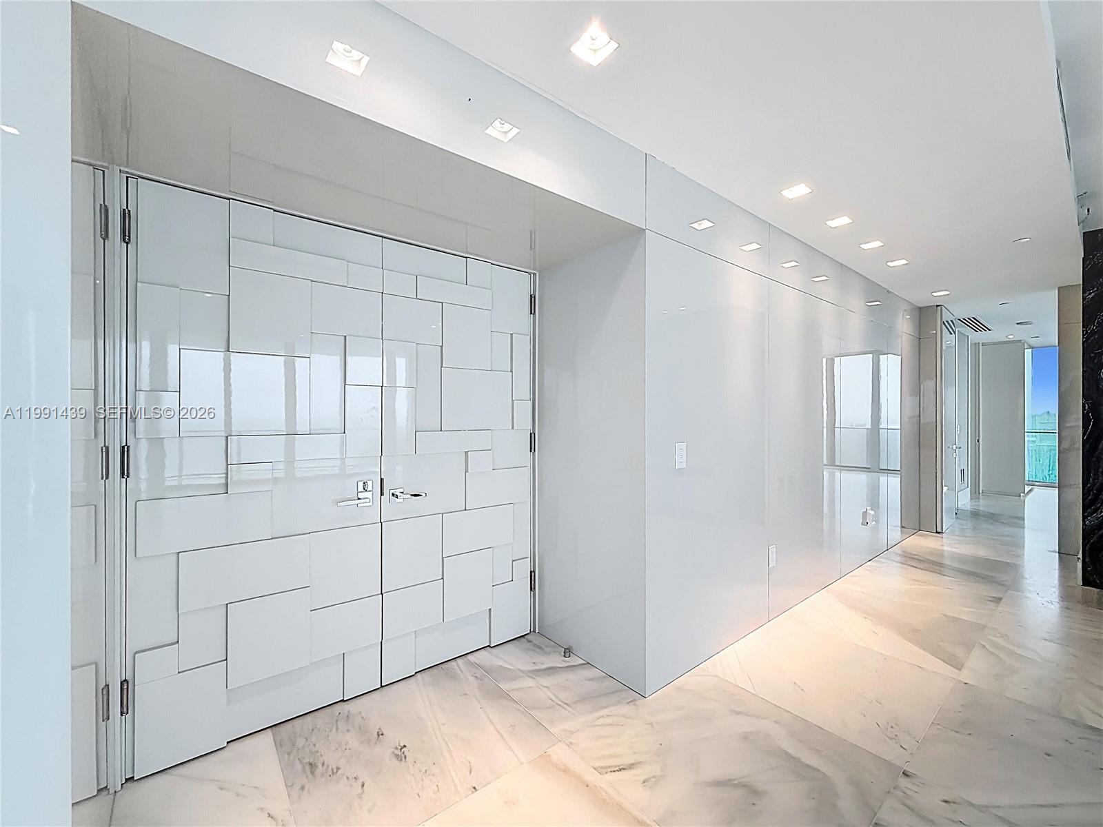 19575 Collins Ave #5 Sunny Isles Beach, FL 33160