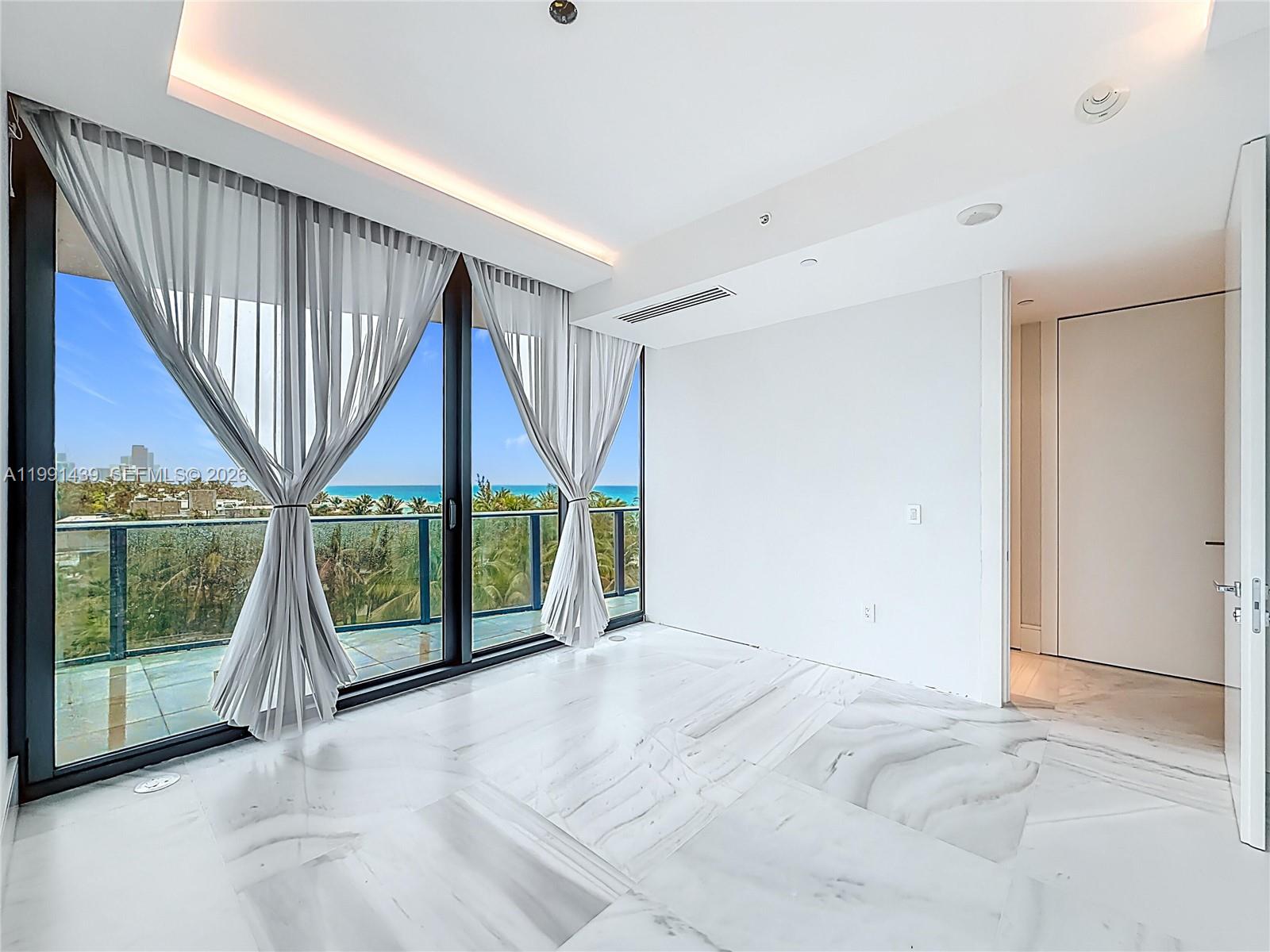 19575 Collins Ave #5 Sunny Isles Beach, FL 33160