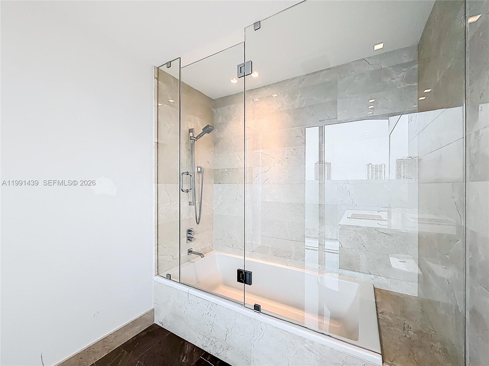 19575 Collins Ave #5 Sunny Isles Beach, FL 33160