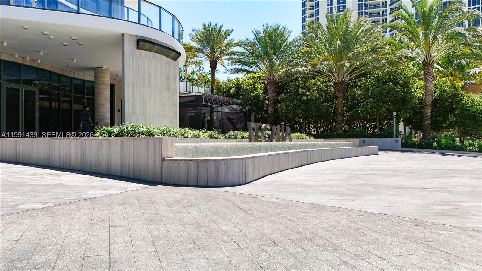 19575 Collins Ave #5 Sunny Isles Beach, FL 33160