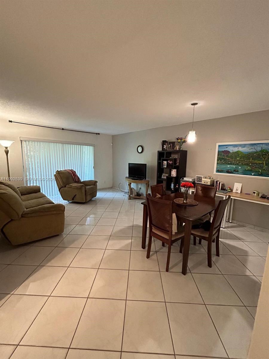 17000 NW 67th Ave #123 Hialeah, FL 33015