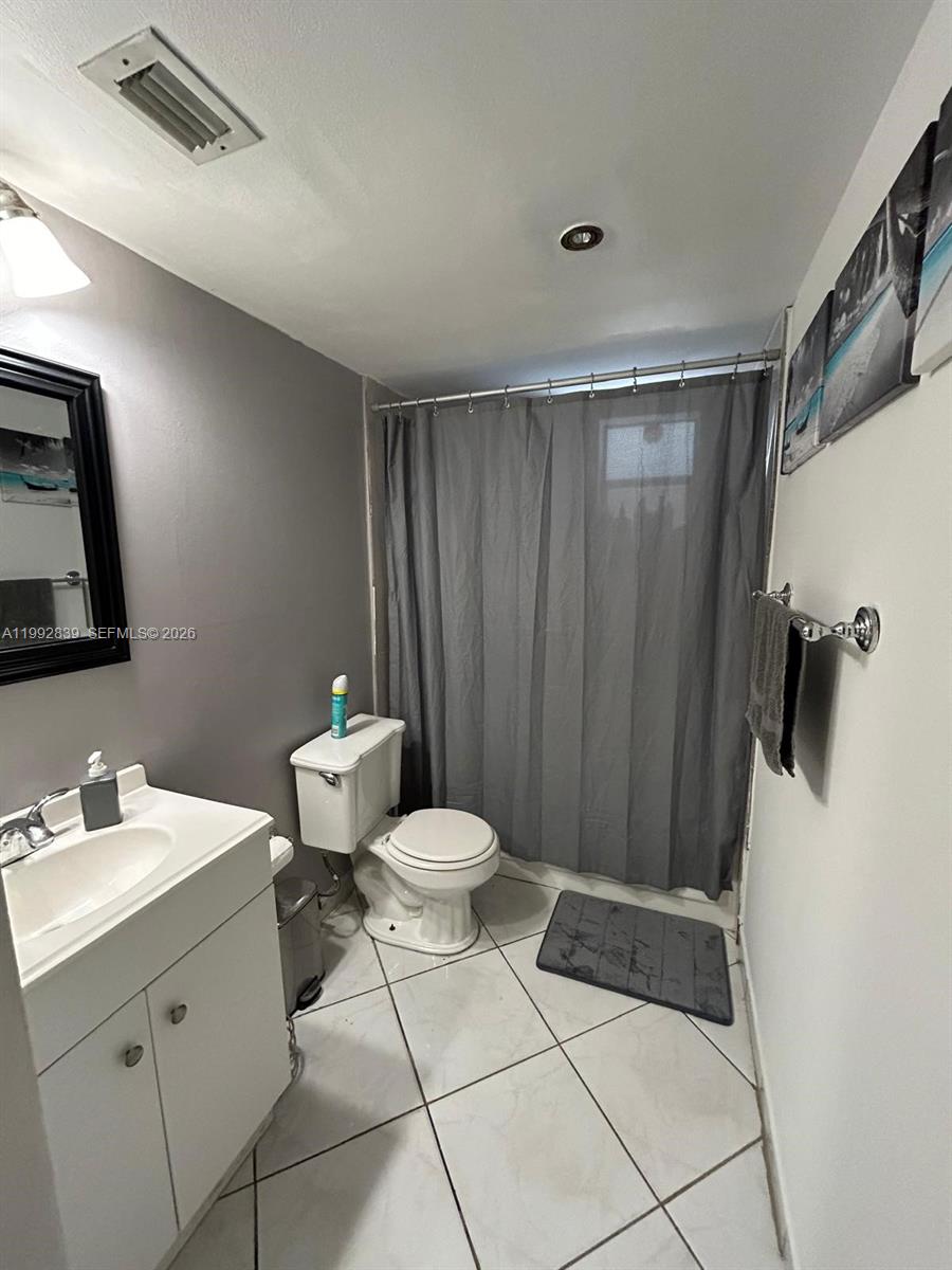 17000 NW 67th Ave #123 Hialeah, FL 33015