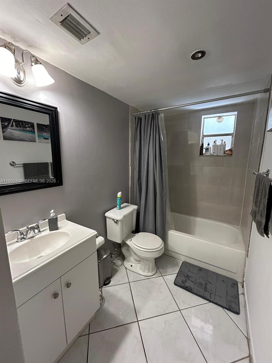 17000 NW 67th Ave #123 Hialeah, FL 33015