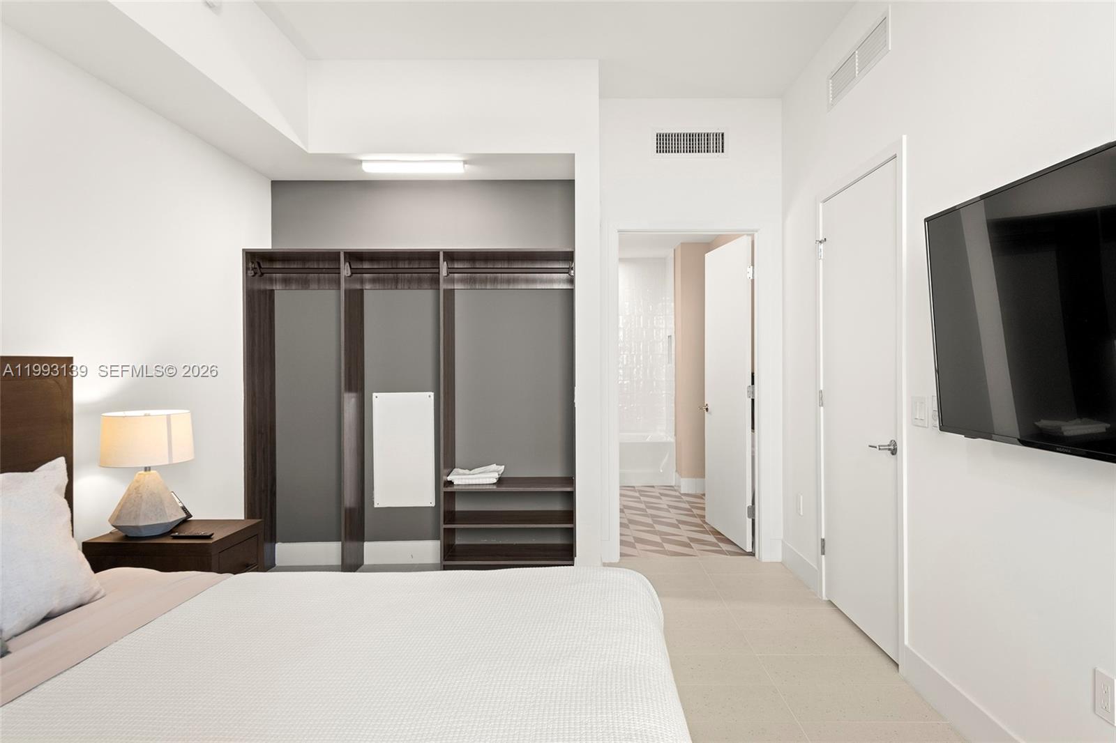 159 NE 6th St #5104 Miami, FL 33132