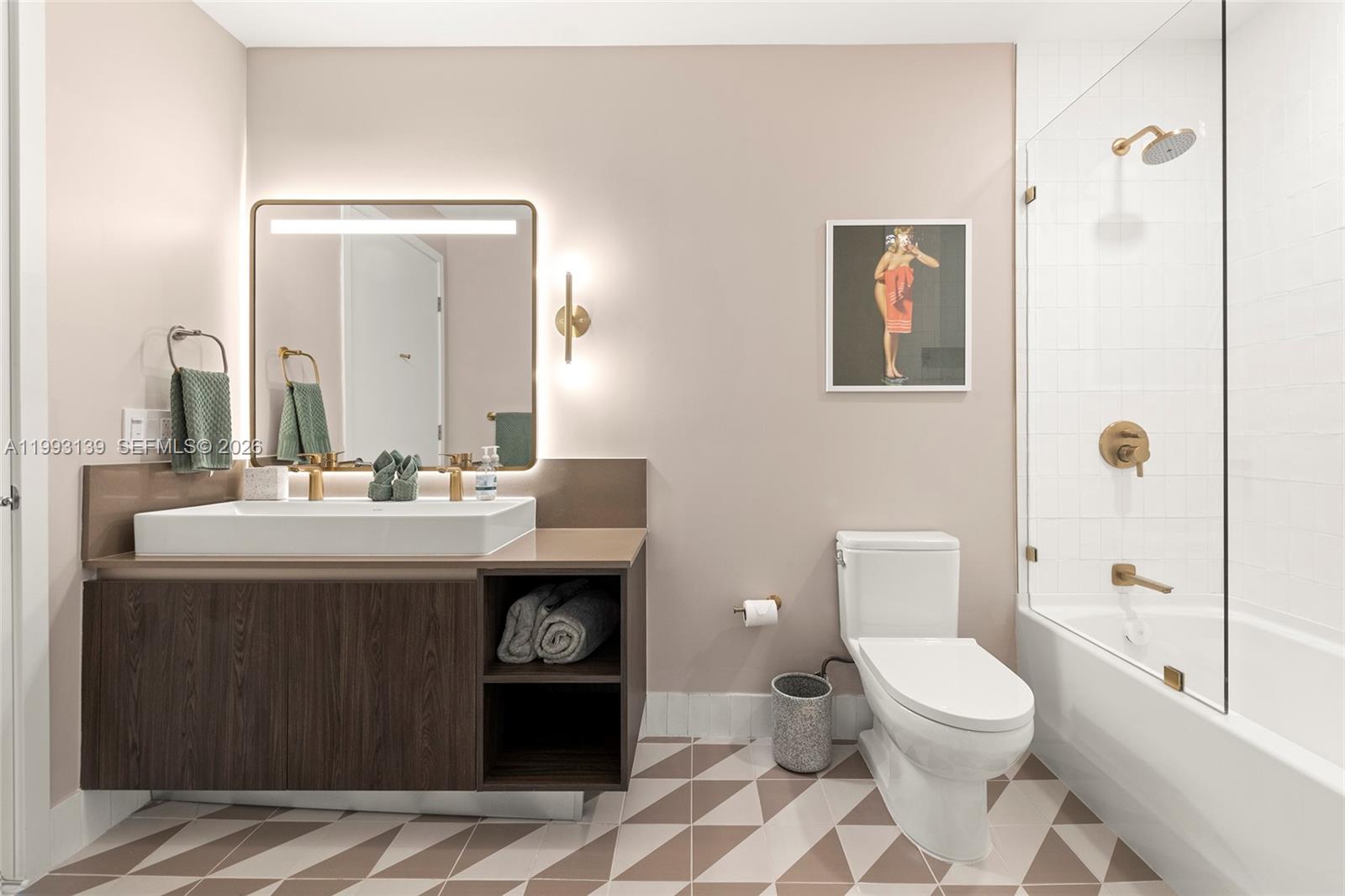 159 NE 6th St #5104 Miami, FL 33132