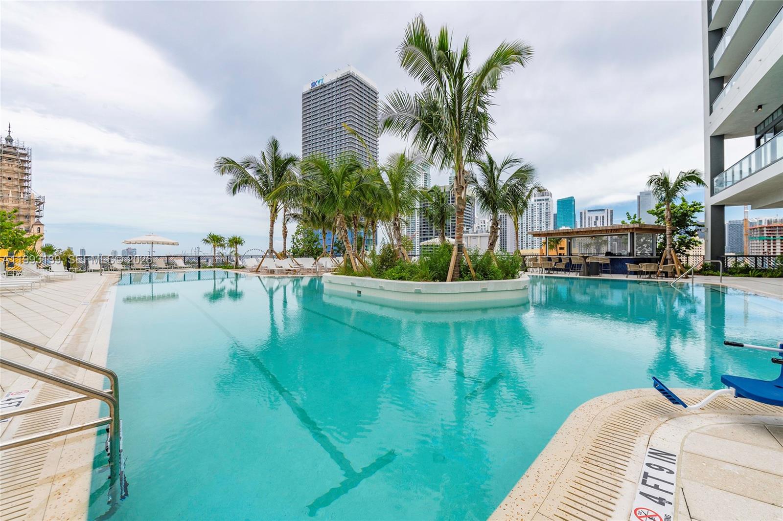 159 NE 6th St #5104 Miami, FL 33132