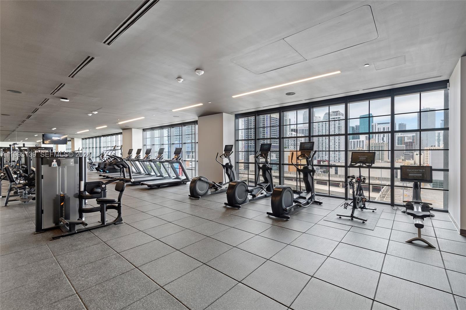 159 NE 6th St #5104 Miami, FL 33132