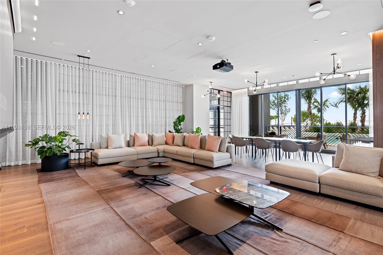 159 NE 6th St #5104 Miami, FL 33132