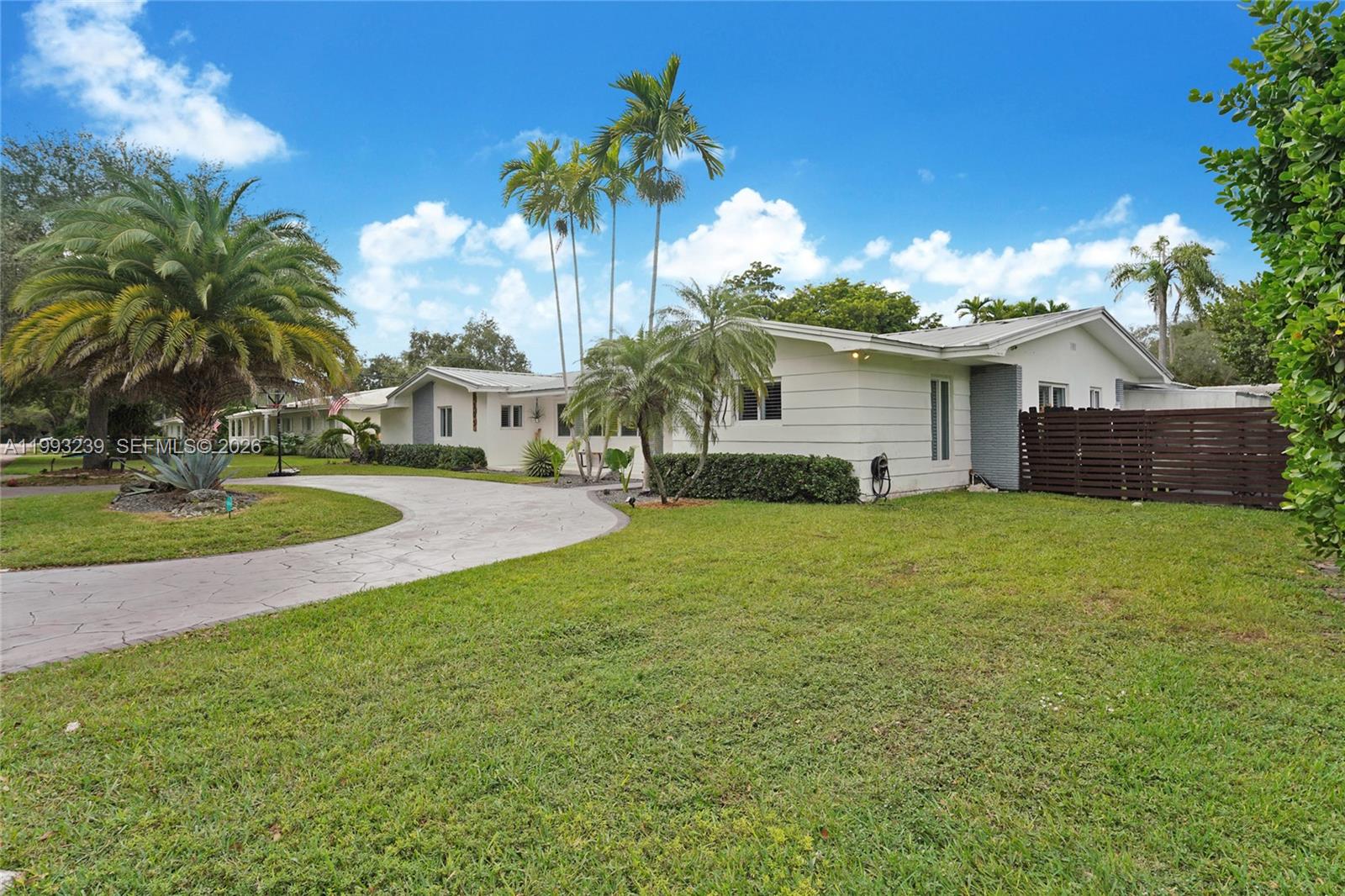 7305 SW 123rd Ter Pinecrest, FL 33156