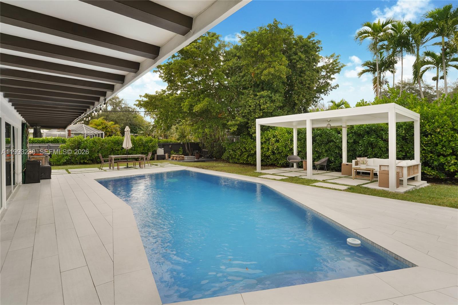 7305 SW 123rd Ter Pinecrest, FL 33156