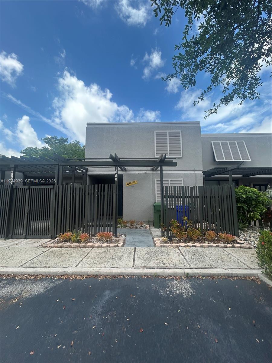 1660 NW 113th Way