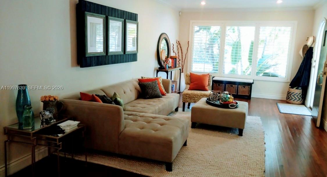 5718 SW 48th St South Miami, FL 33155