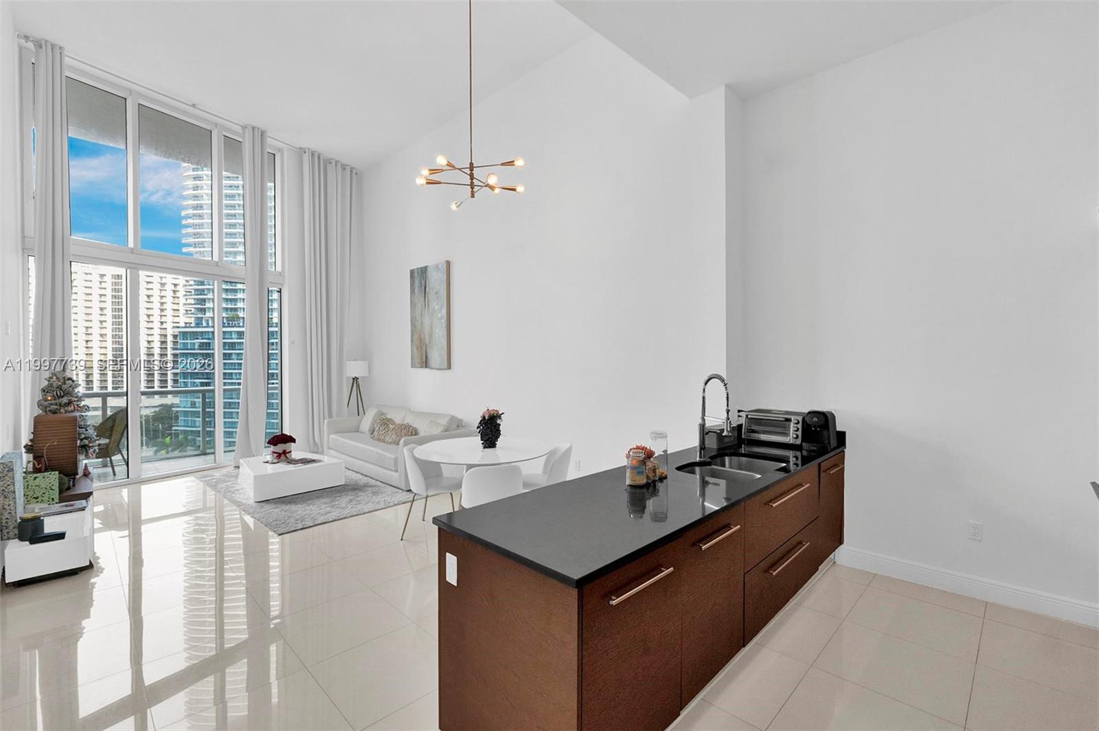 465 Brickell Ave #1406