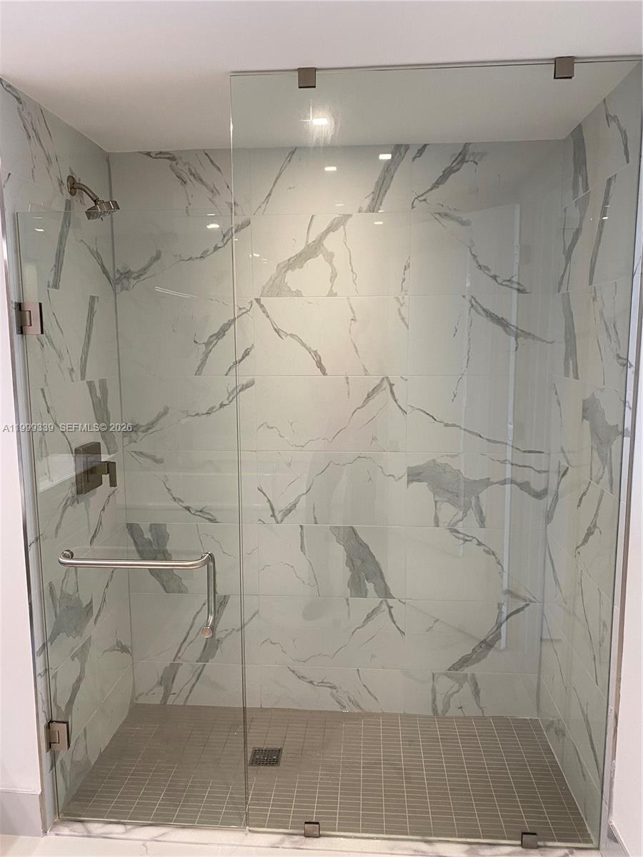 9521 E Bay Hbr Dr #605 Bay Harbor Islands, FL 33154