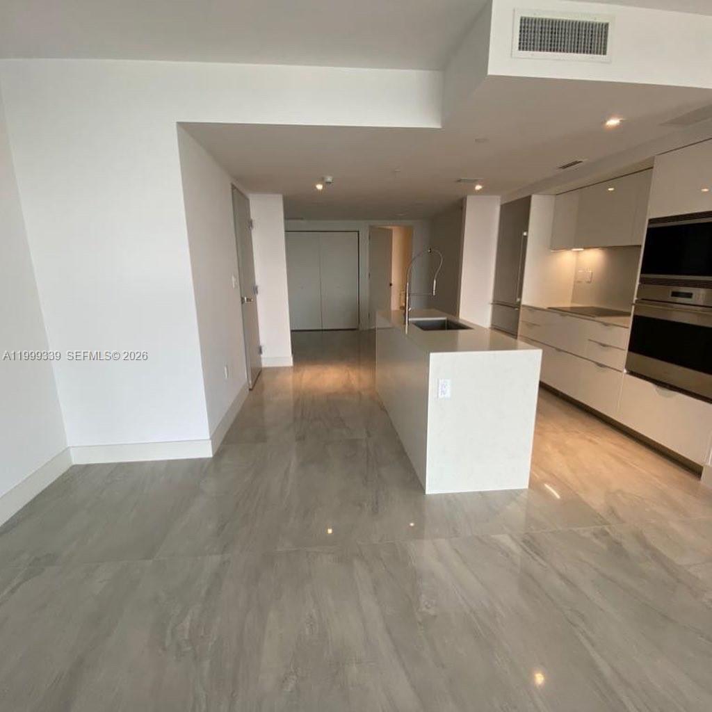 9521 E Bay Hbr Dr #605 Bay Harbor Islands, FL 33154