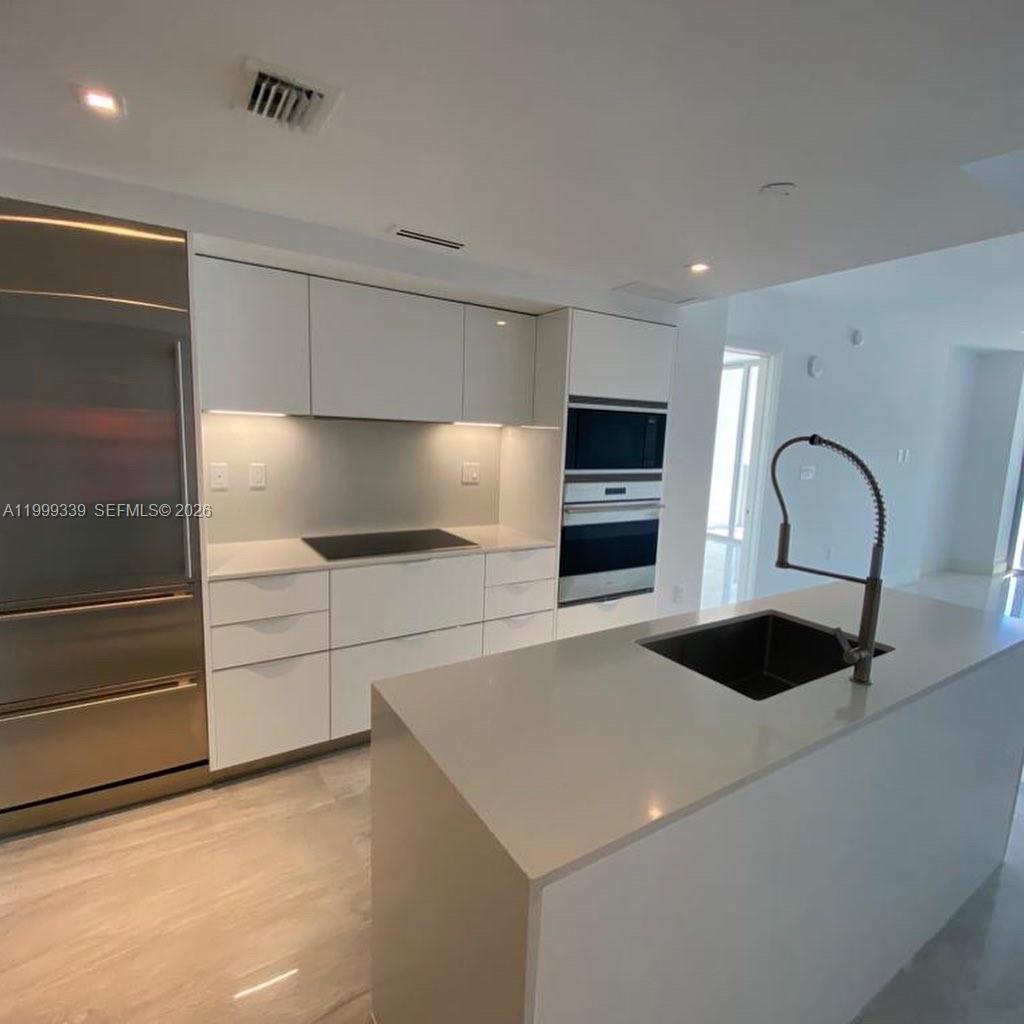 9521 E Bay Hbr Dr #605 Bay Harbor Islands, FL 33154