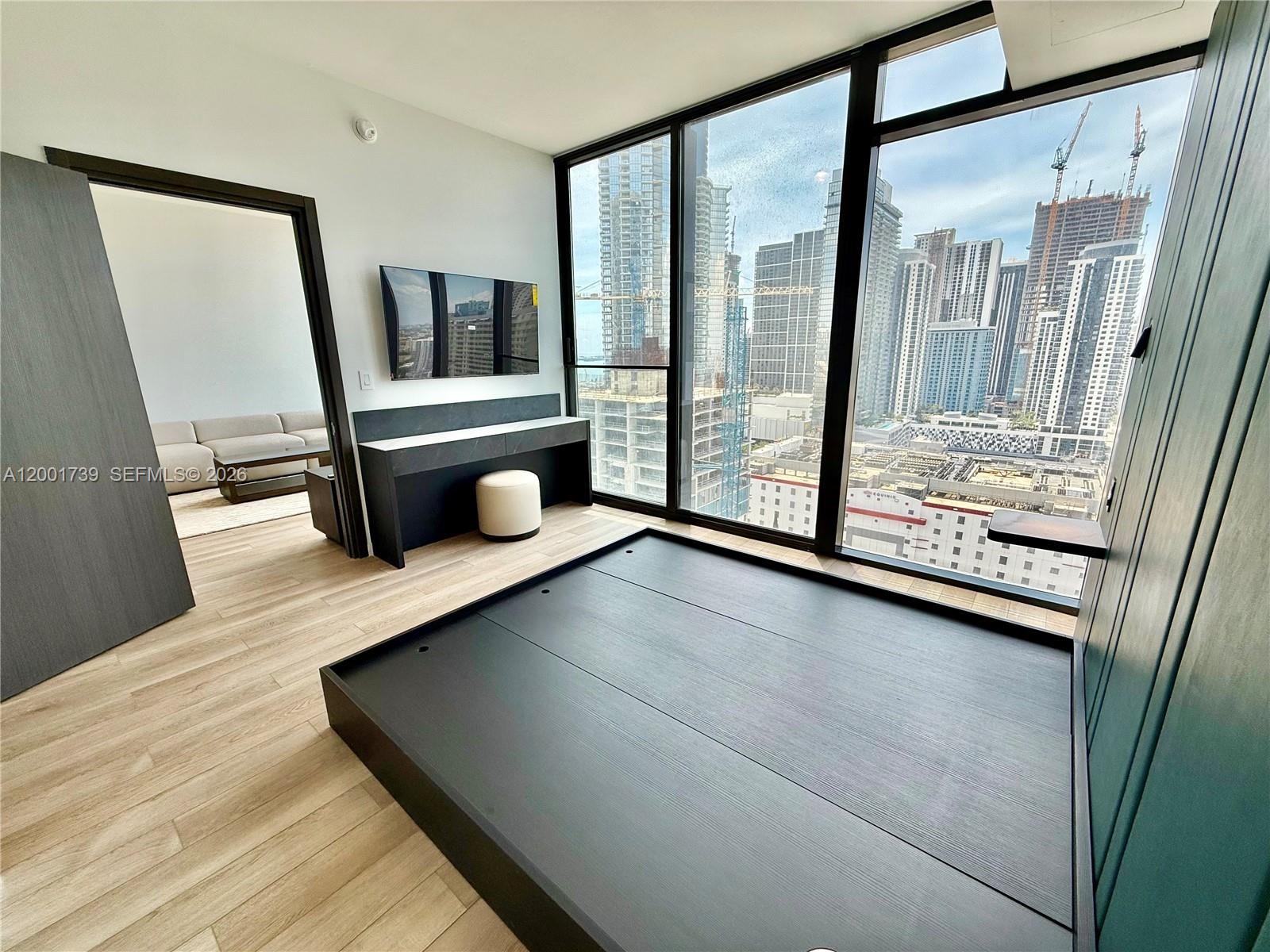 image E11EVEN Hotel & Residences10