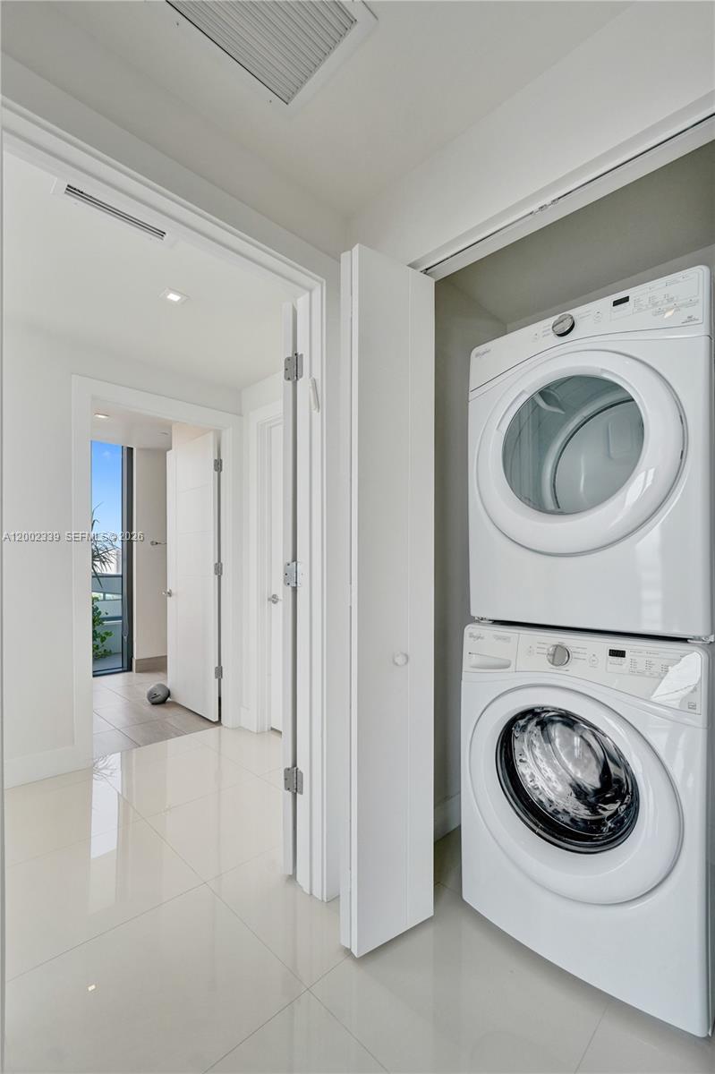 2960 NE 207th St #1205 Aventura, FL 33180