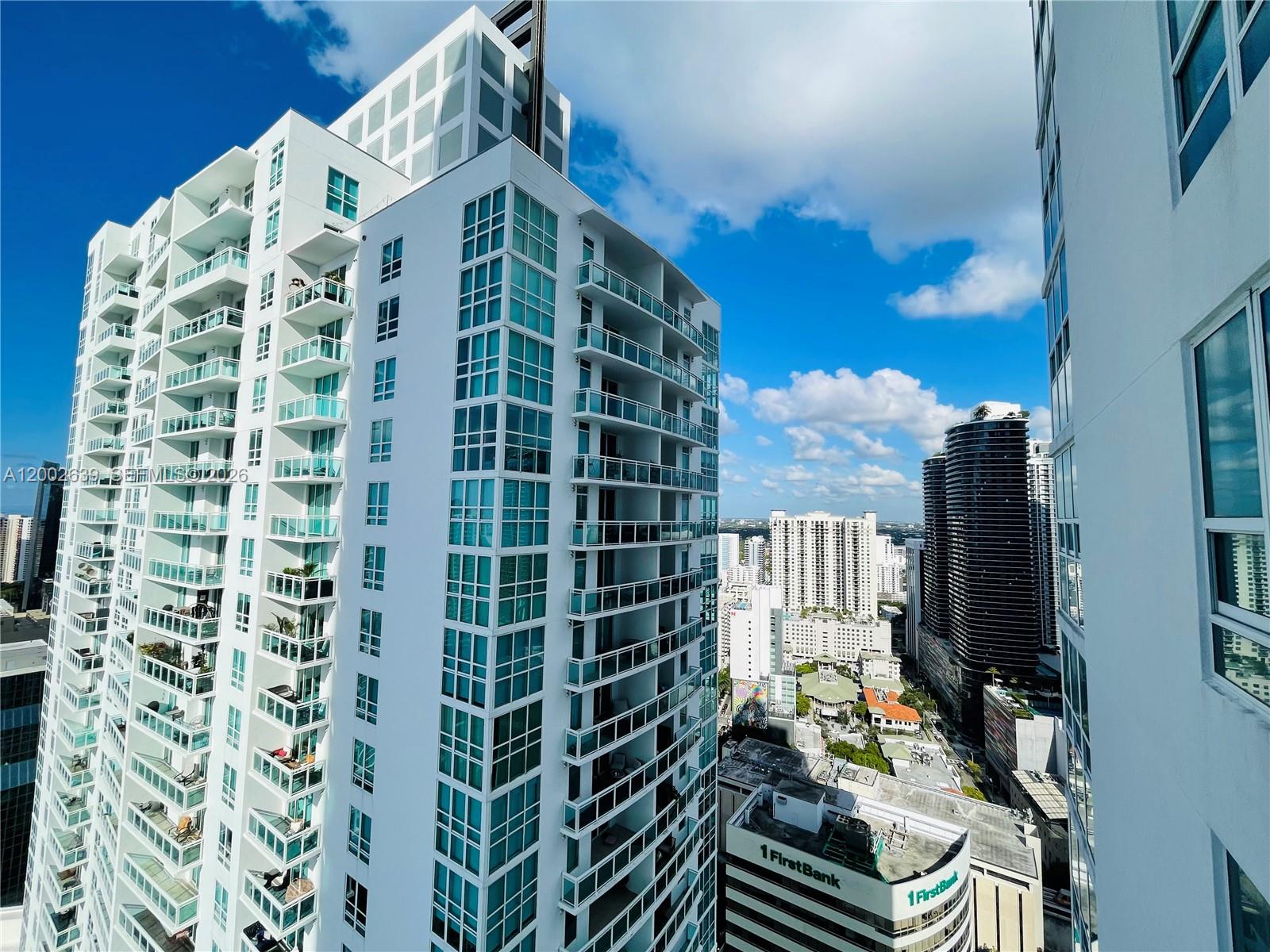 950 Brickell Bay Dr #3703 Miami, FL 33131