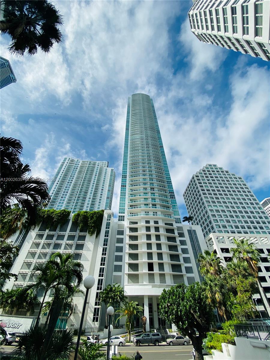 950 Brickell Bay Dr #3703 Miami, FL 33131