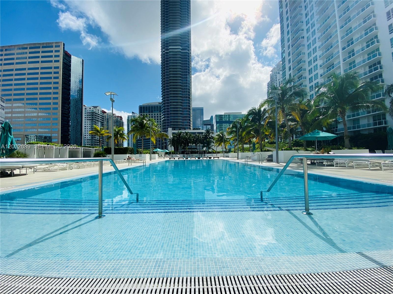 950 Brickell Bay Dr #3703 Miami, FL 33131