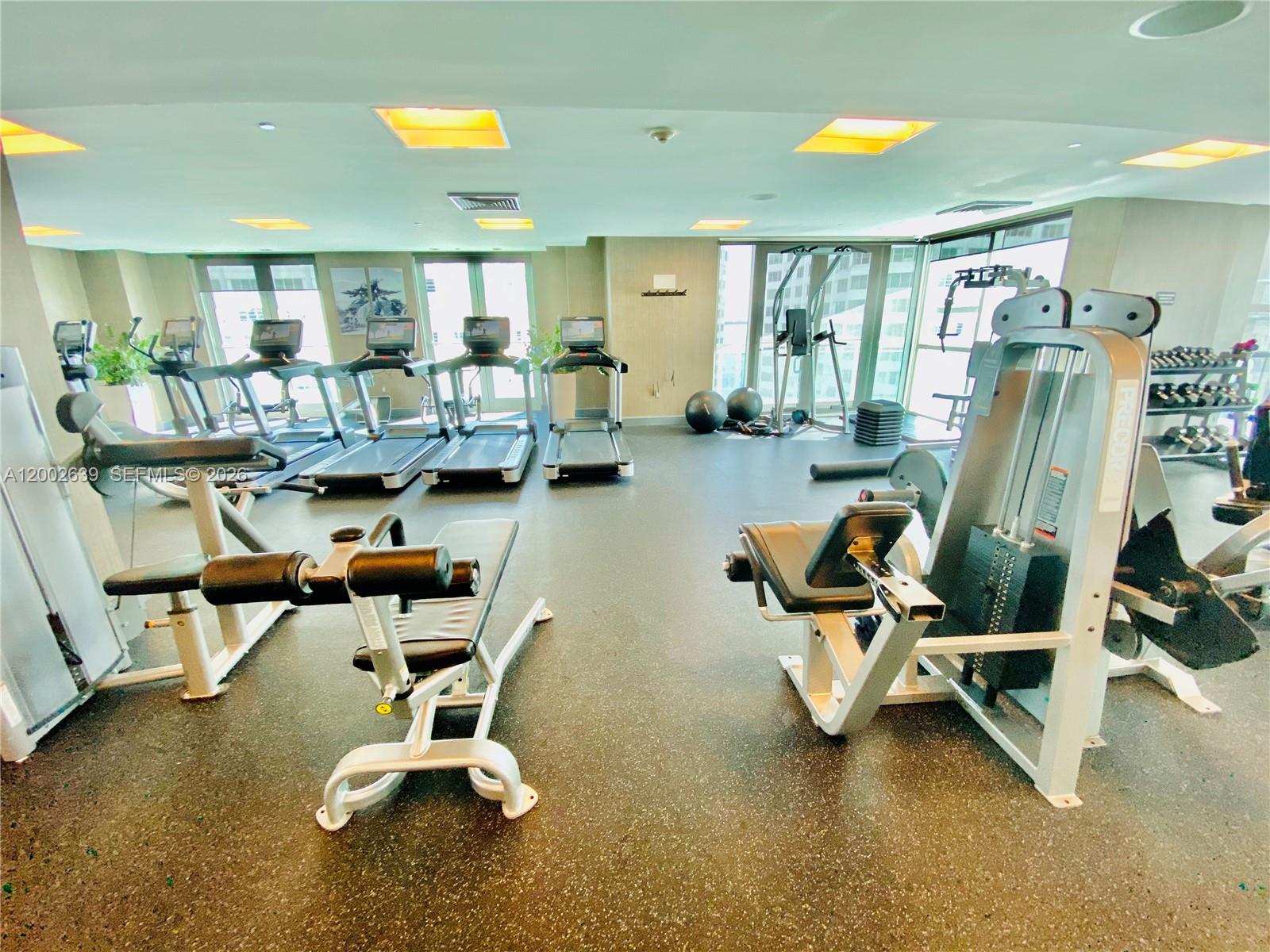 950 Brickell Bay Dr #3703 Miami, FL 33131