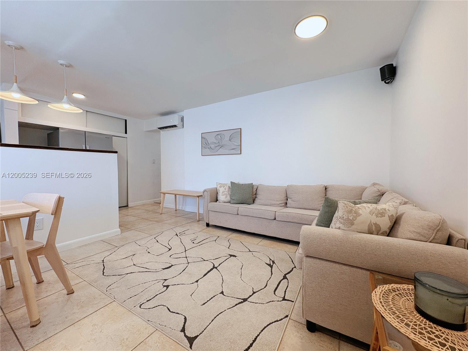 944 Meridian Ave #11