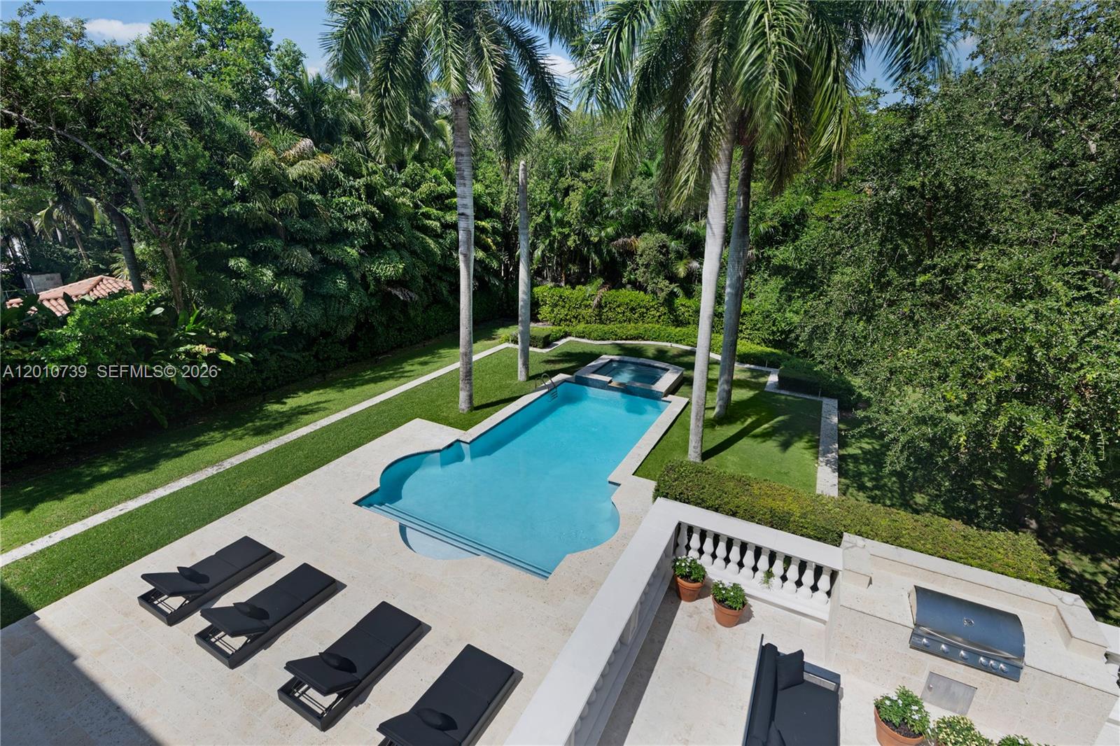 26 Tahiti Bch Is Rd Coral Gables, FL 33143