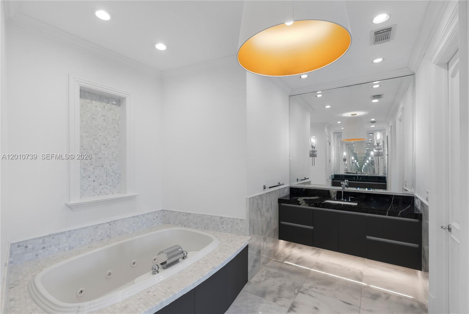 26 Tahiti Bch Is Rd Coral Gables, FL 33143