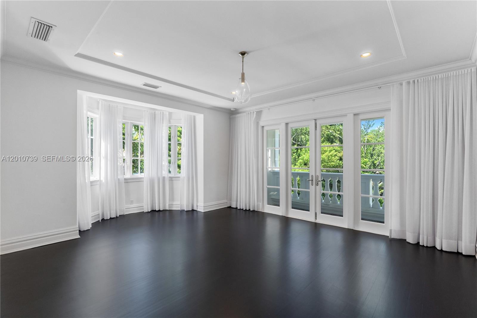 26 Tahiti Bch Is Rd Coral Gables, FL 33143