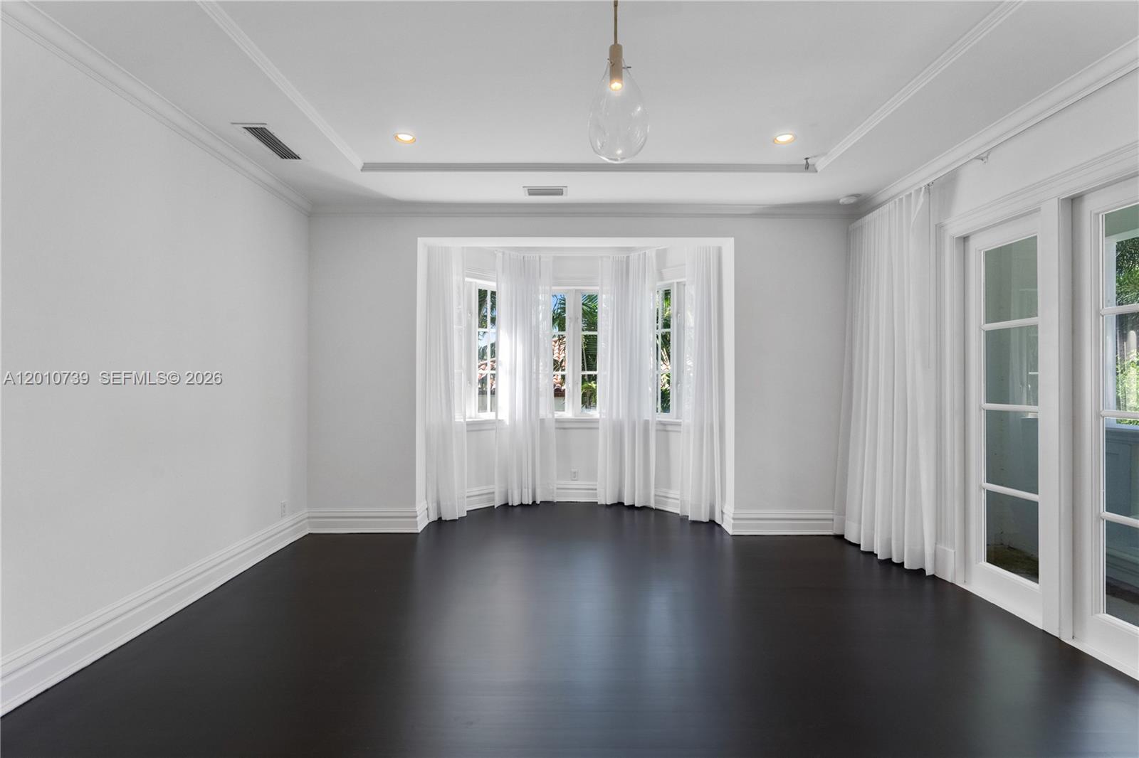 26 Tahiti Bch Is Rd Coral Gables, FL 33143
