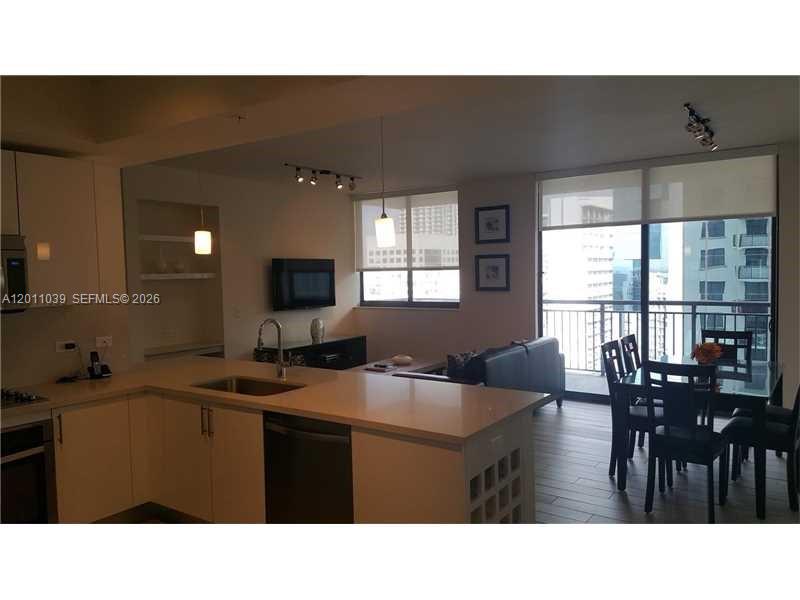 image Nine at Mary Brickell Village0