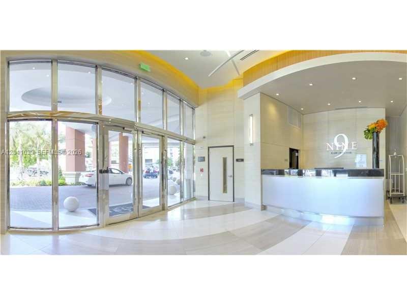 image Nine at Mary Brickell Village10