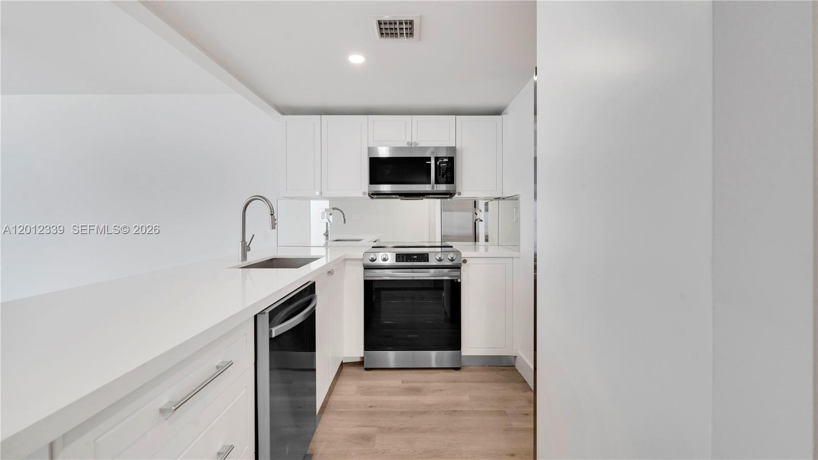 555 NE 34th St #209 Miami, FL 33137