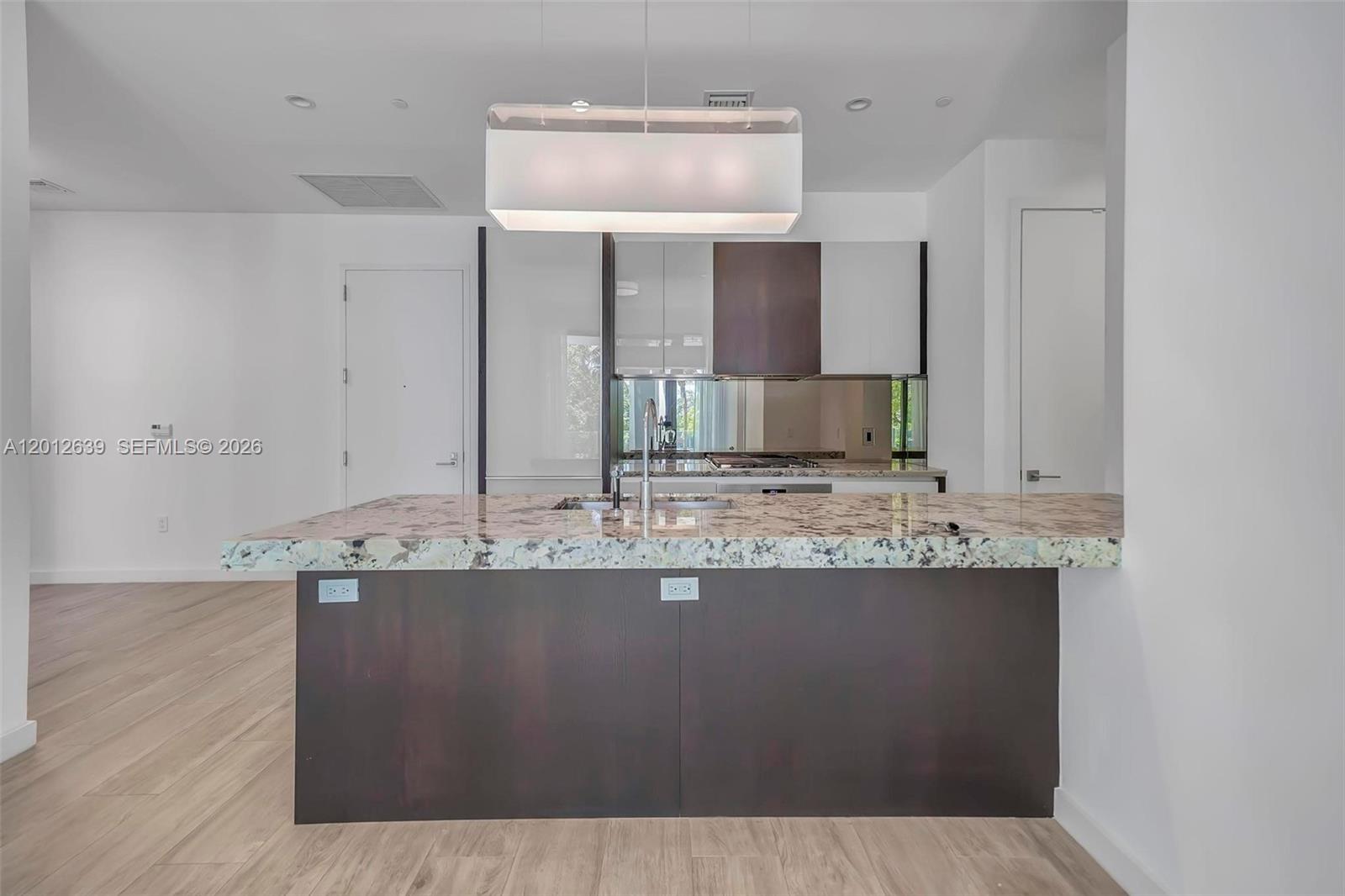 image Park Grove Club Residences7