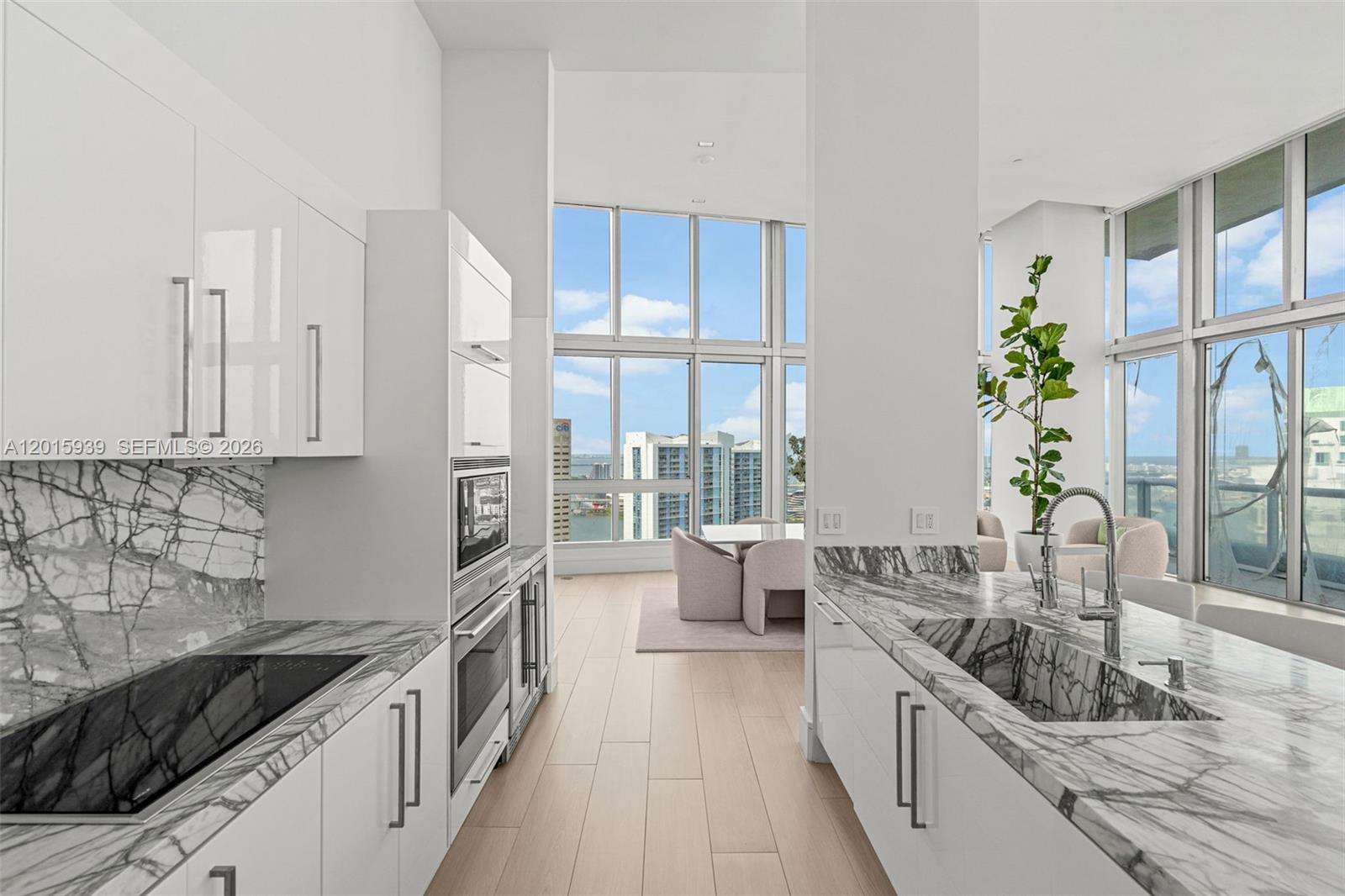 image Icon Brickell I12