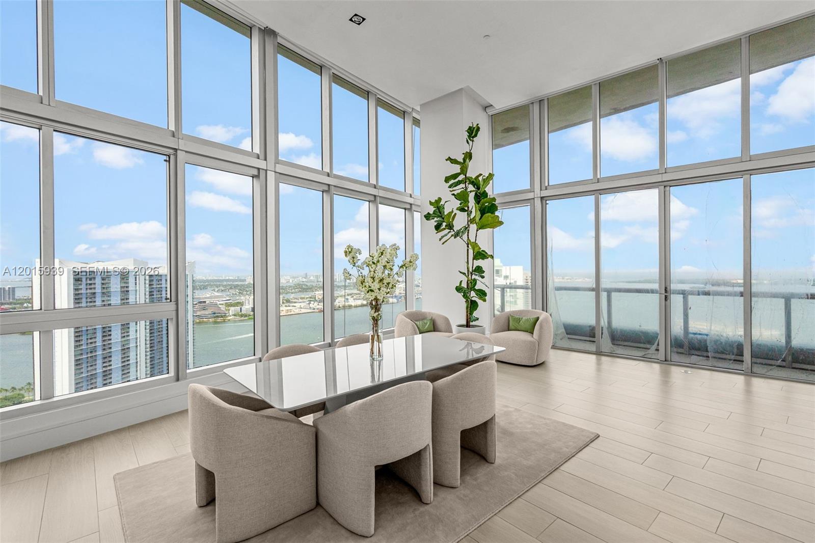 image Icon Brickell I29