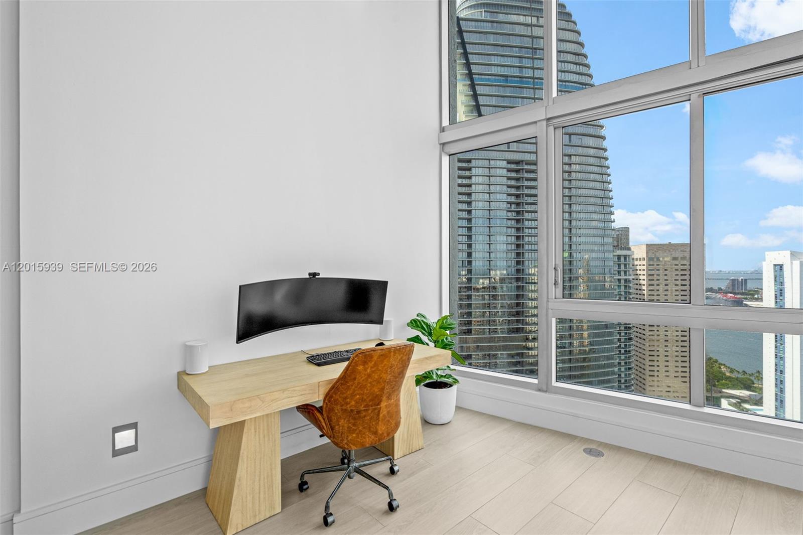 image Icon Brickell I31