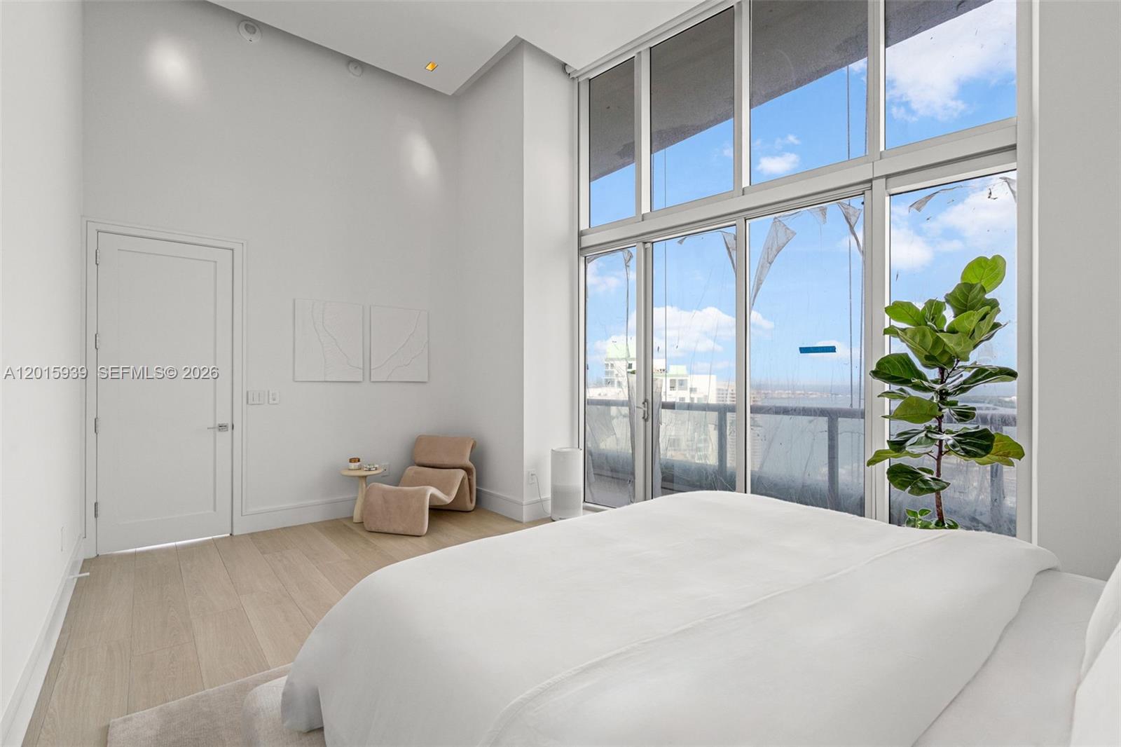 image Icon Brickell I35