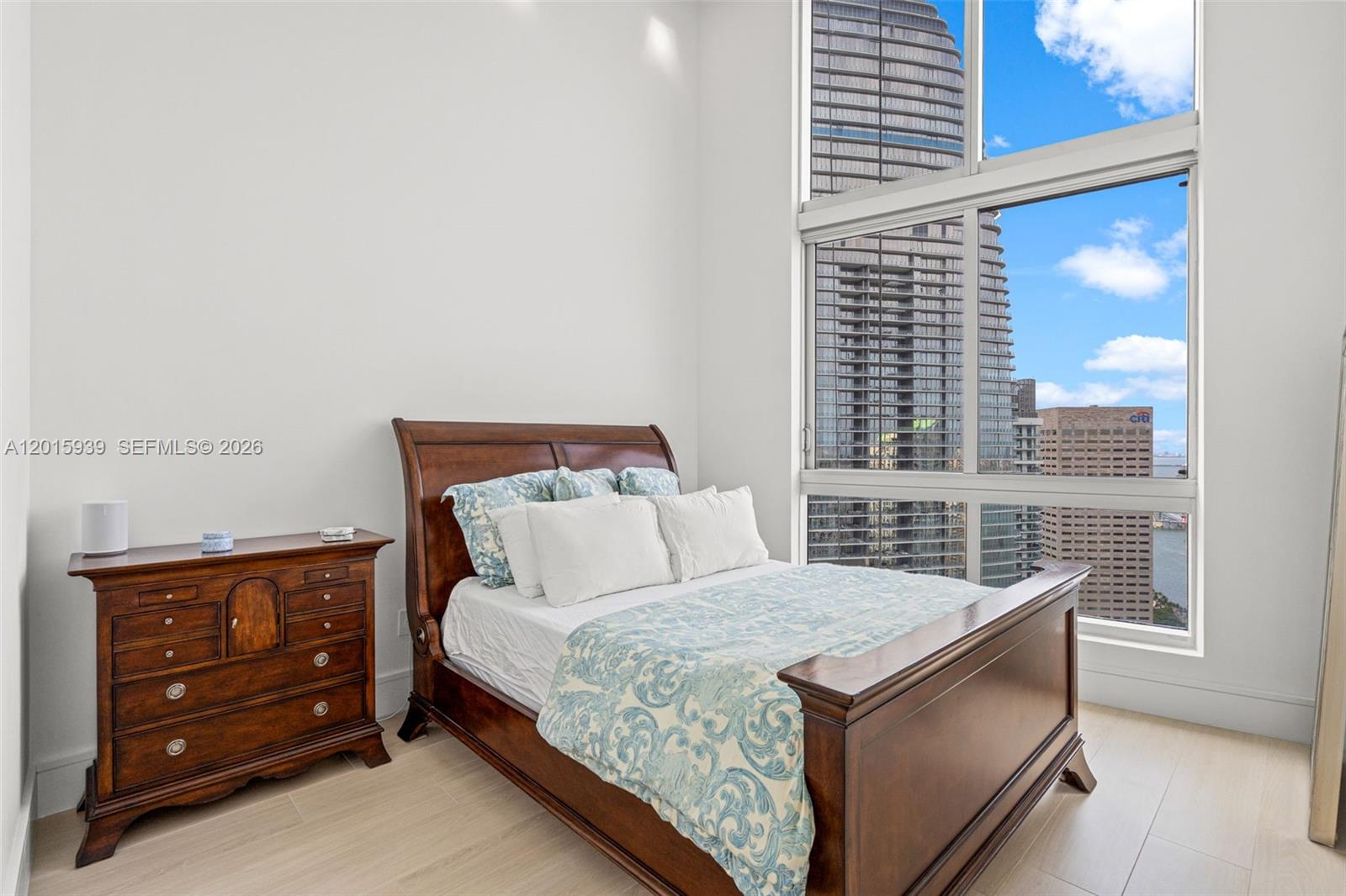 image Icon Brickell I43