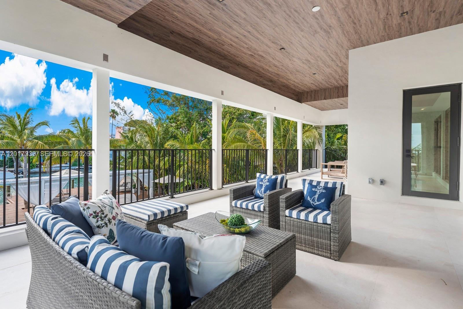 3734 Chase Ave Miami Beach, FL 33140