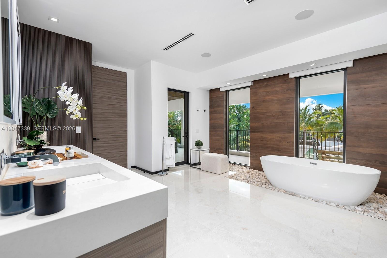 3734 Chase Ave Miami Beach, FL 33140