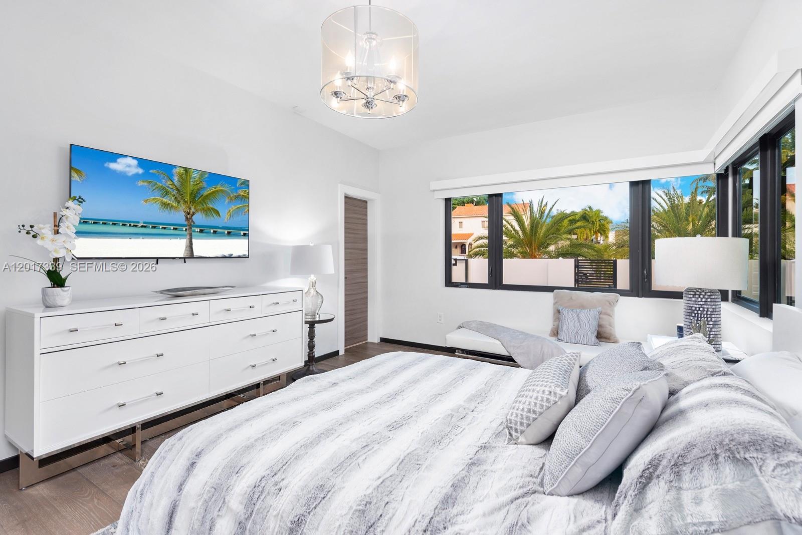3734 Chase Ave Miami Beach, FL 33140