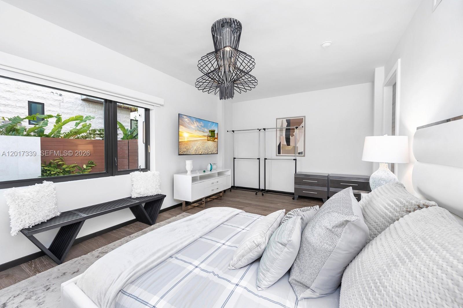 3734 Chase Ave Miami Beach, FL 33140
