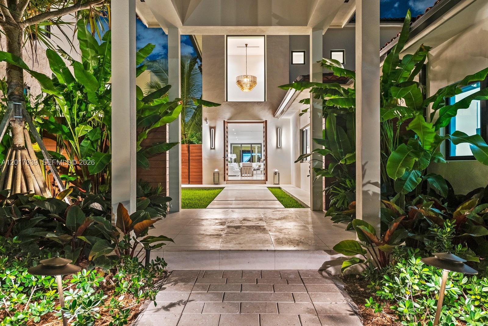 3734 Chase Ave Miami Beach, FL 33140